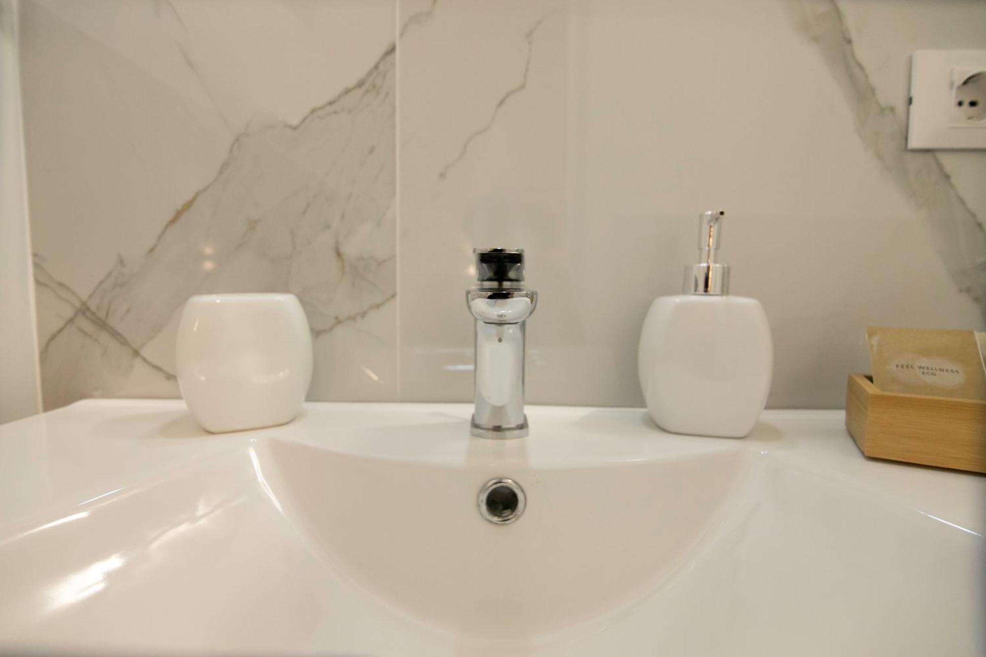 Villareale47 Luxury Suites & Rooms Палермо Екстериор снимка