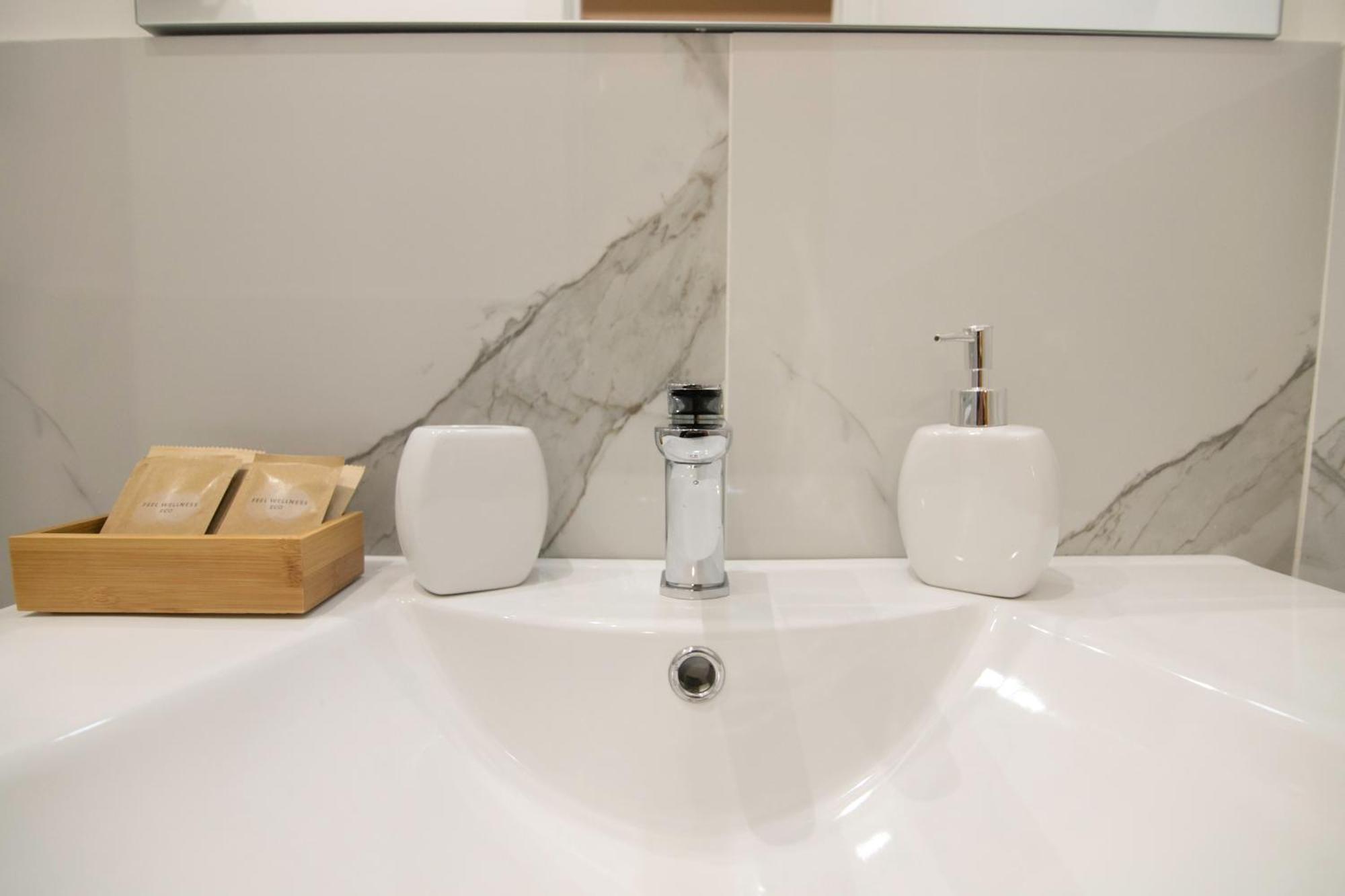 Villareale47 Luxury Suites & Rooms Палермо Екстериор снимка