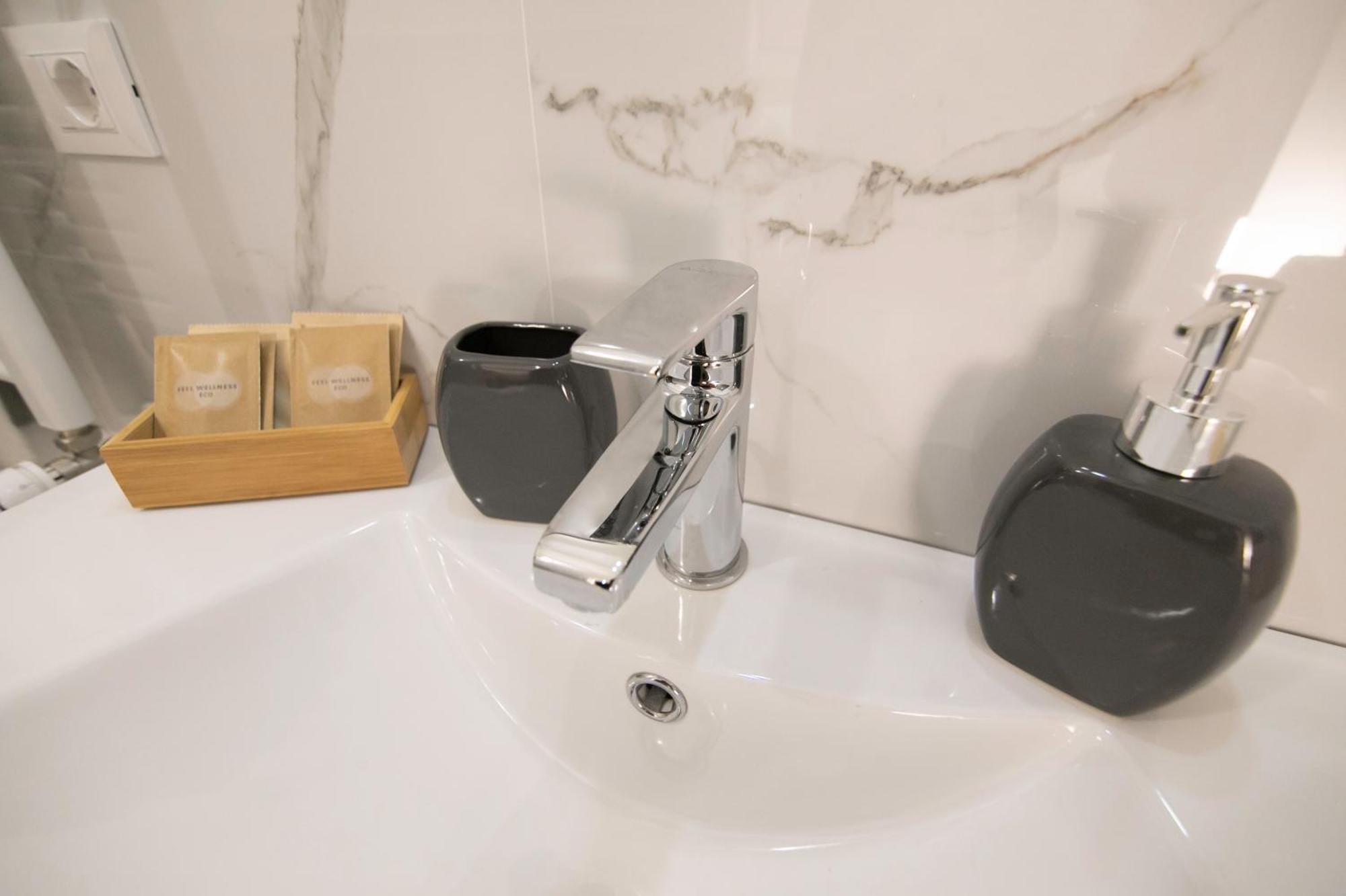 Villareale47 Luxury Suites & Rooms Палермо Екстериор снимка